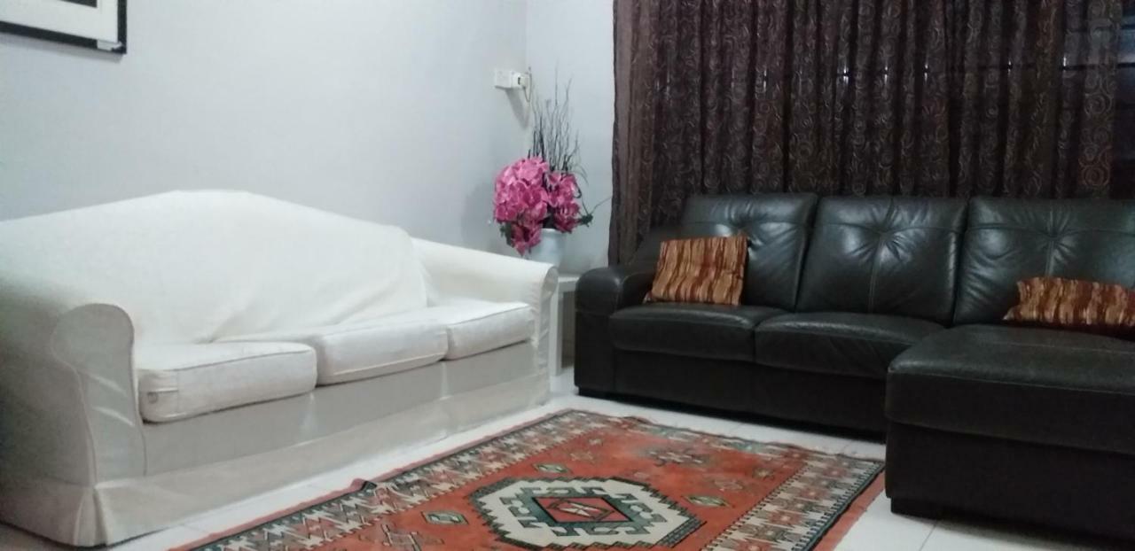 Assalam Homestay Seri Iskandar Exterior foto
