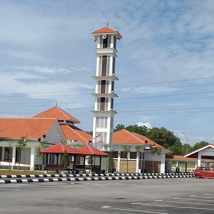 Assalam Homestay Seri Iskandar Exterior foto