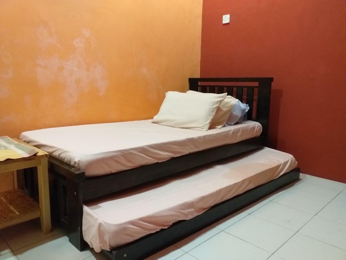 Assalam Homestay Seri Iskandar Exterior foto